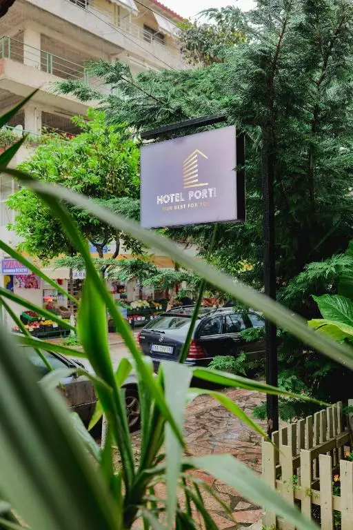 Hotel Porti