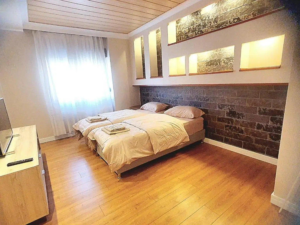 Centerscape - Studio by Dion