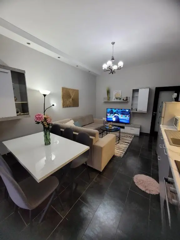 AL Central Apartments