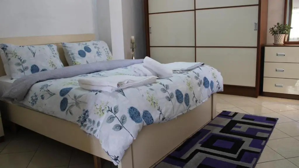 Bledi's Cozy Apartment in New Blvd