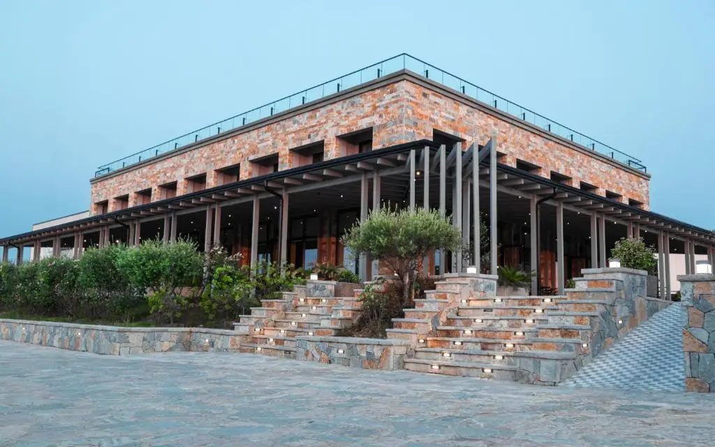 Kronos Hotel