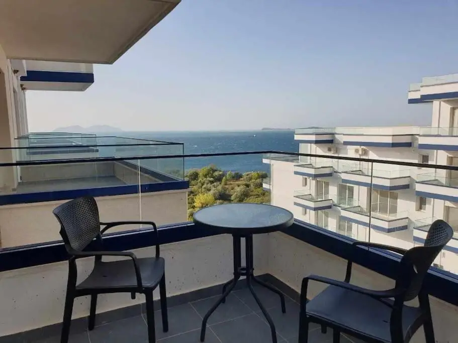 Sea View Flat with Swimming Pool