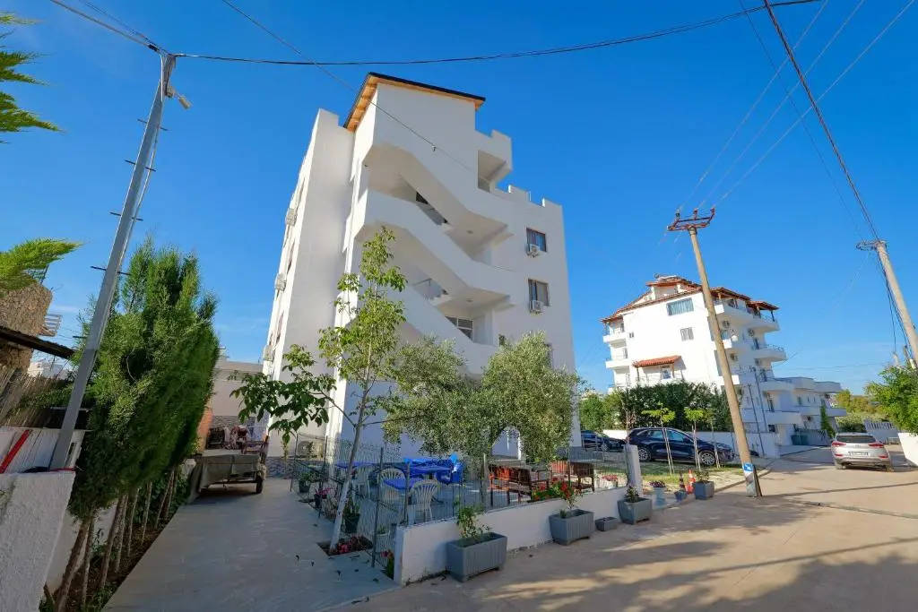  Central Garden Sofia Apartments & Studios 