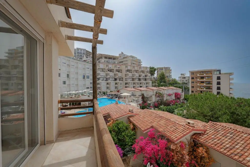 Marin Bougainville Apartament