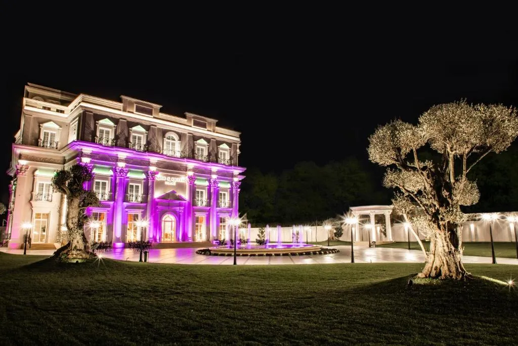 King & Queen Boutique Hotel