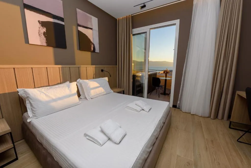 Perla Del Sol Apartments