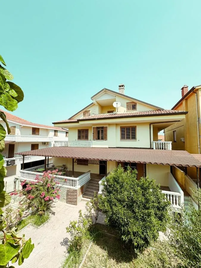 Vizion Hotel
