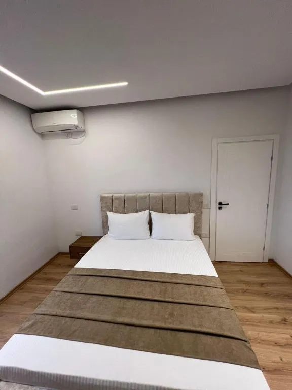 Villa S M