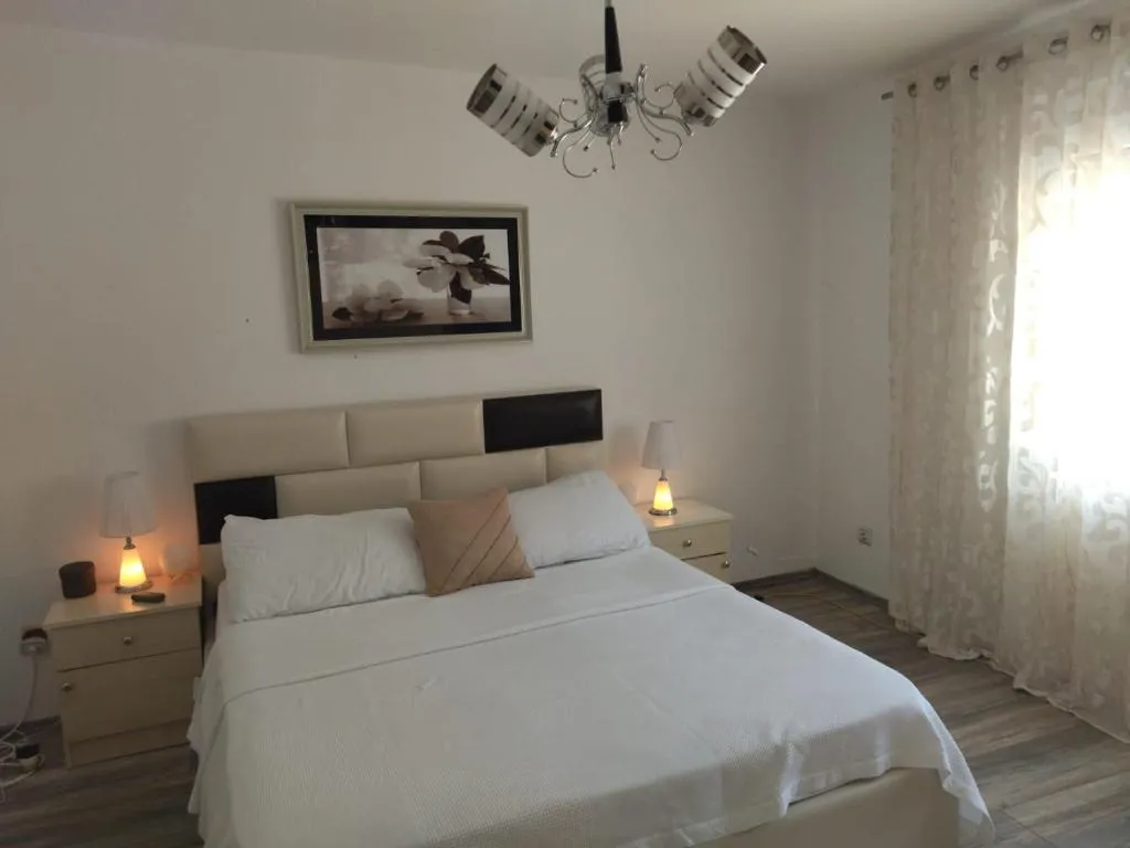 Elona Apartment