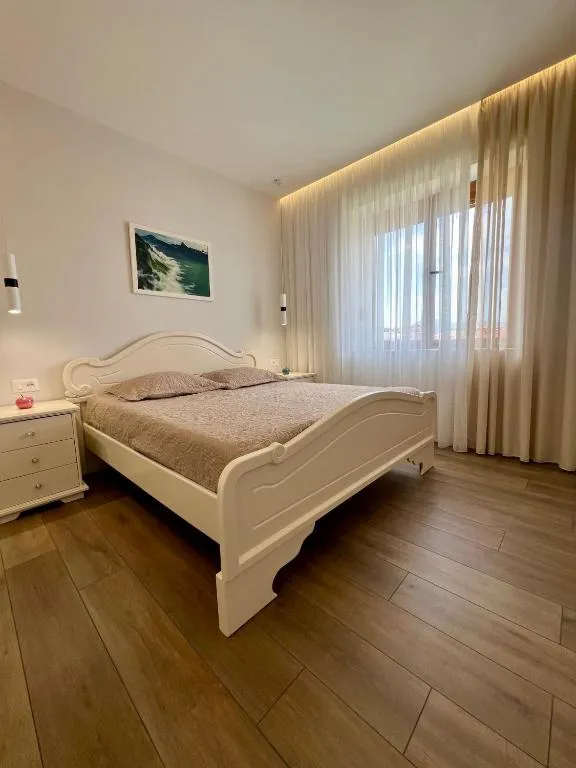 Modern ArtDeco Apartment Korca CityCenter 2