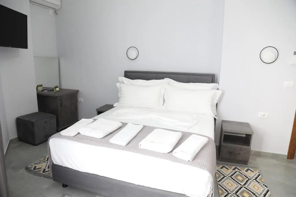 --HOTEL DEAL-- Rooms With Castle View