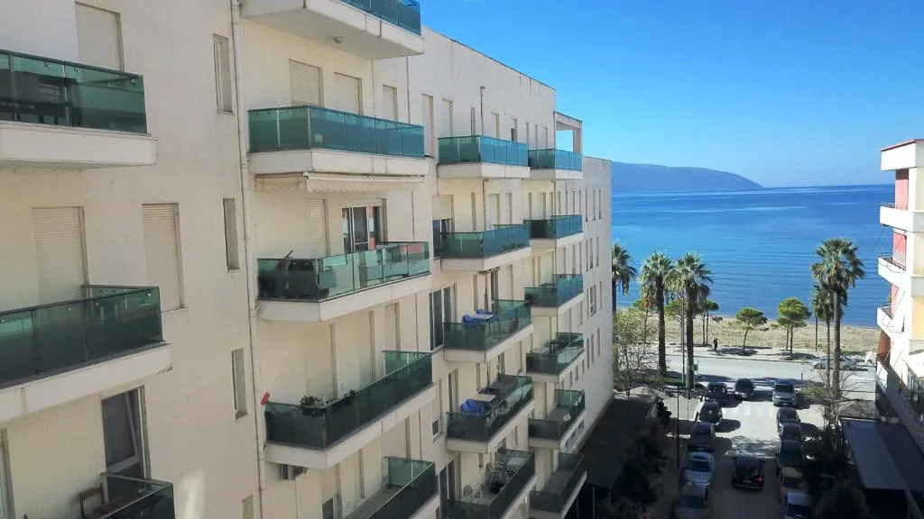 SEA SIDE SUITE