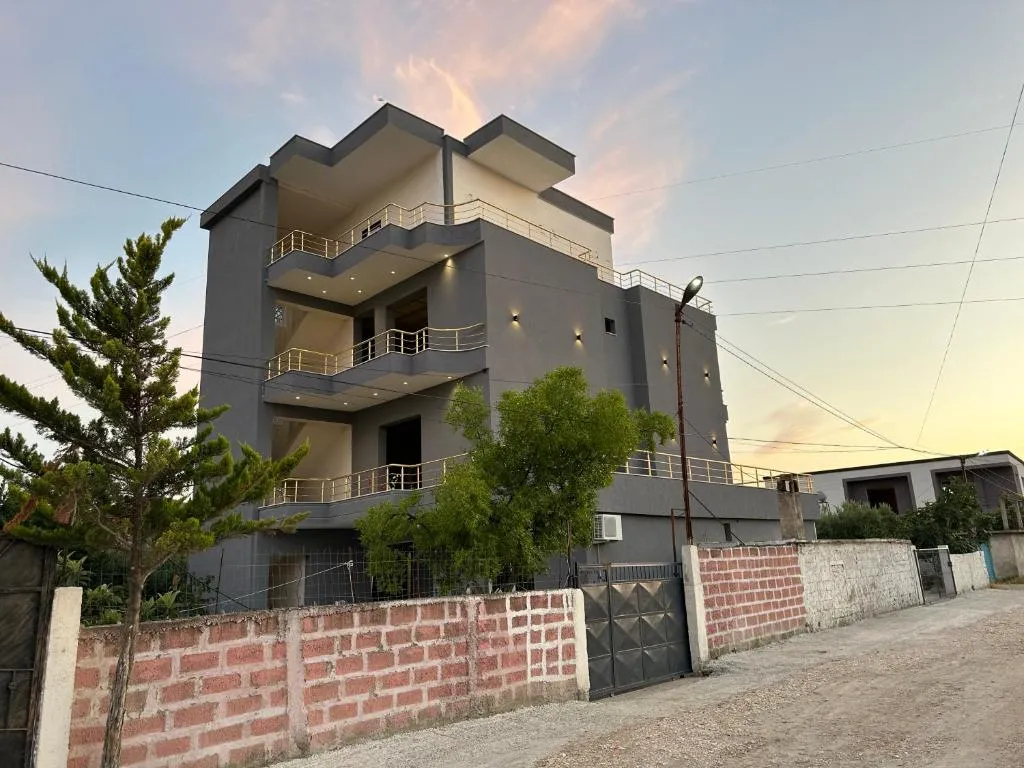 Mico's Apartments