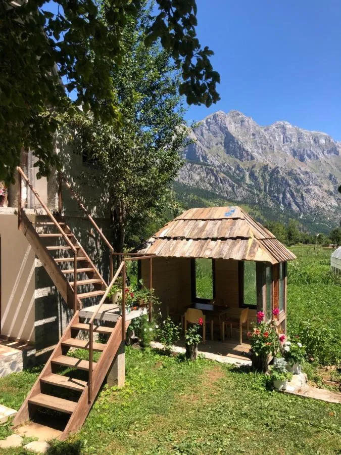 Guest House Ledio