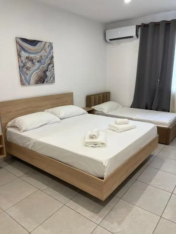 Keira Rooms