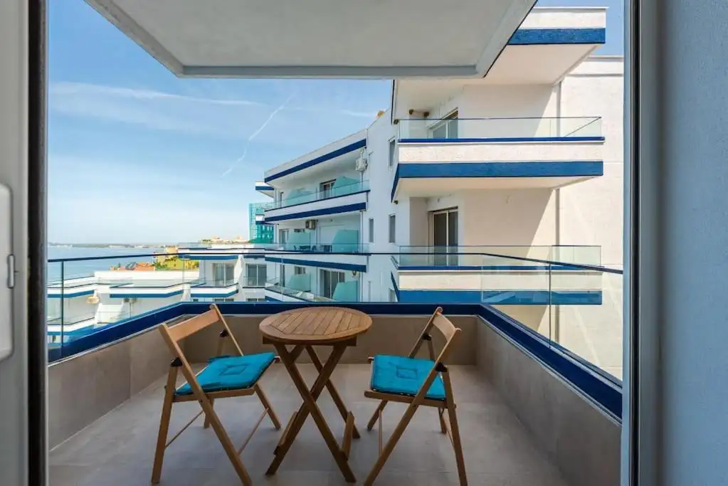 The SeaBreeze Apartment