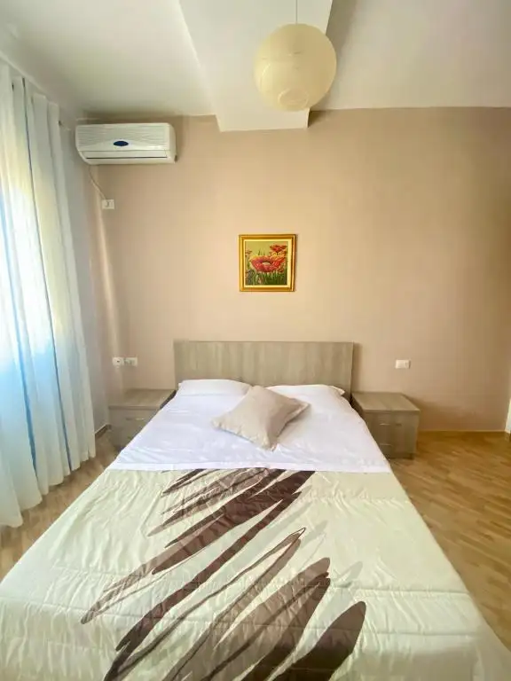 George Luxury Apartment Vlore