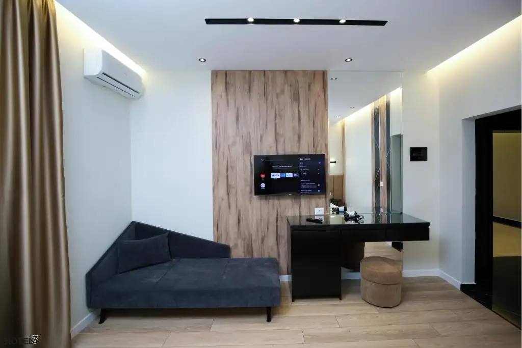 Hotel Three