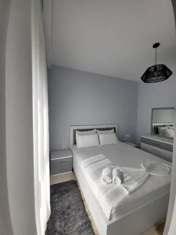 Alex's Apartment 2