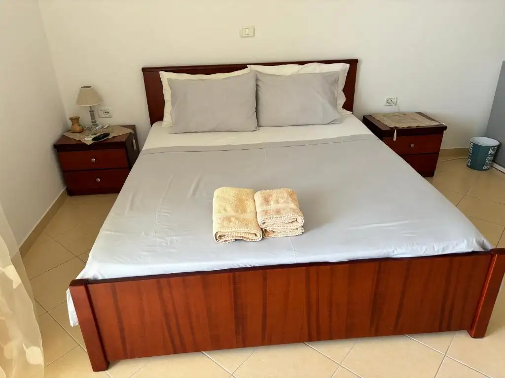 Apollon's Apartments