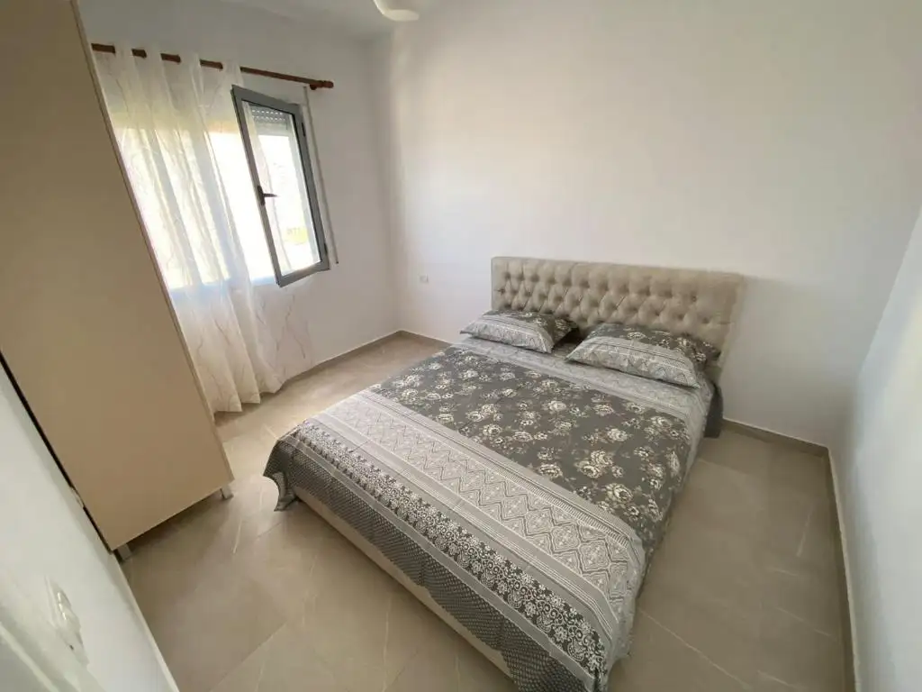 E Apartment