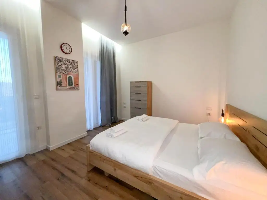 Cane Apartment Emerald