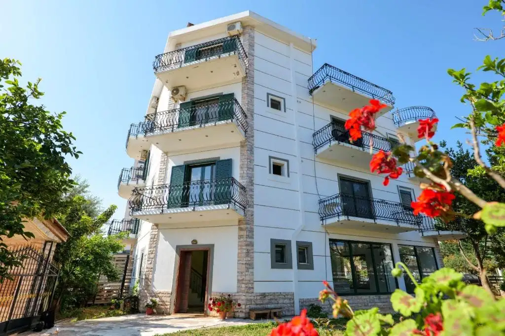 Sea La Vie Apartments