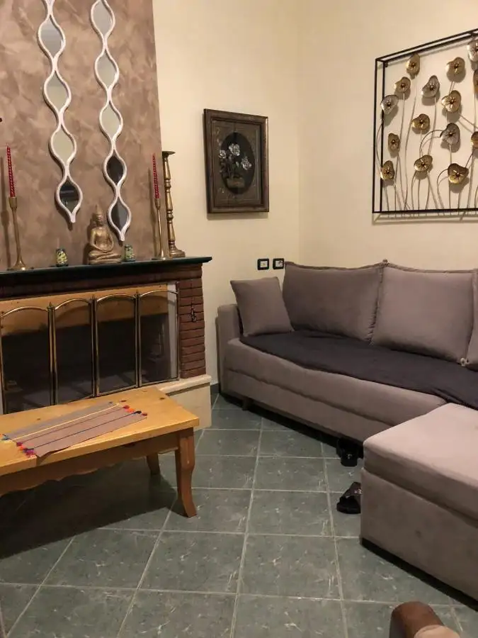 Ramo's Charming 2-Bedroom Apartment with Sunlit Veranda - 3rd