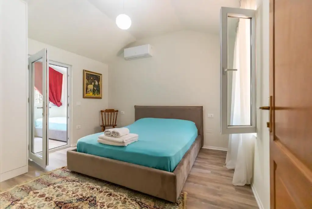 Forest Cottage - middle of forest & near the beach