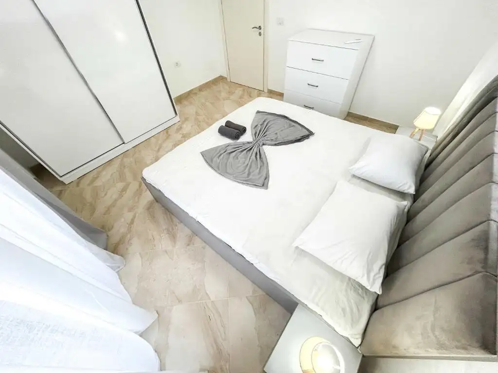 Albanian Dream House 716