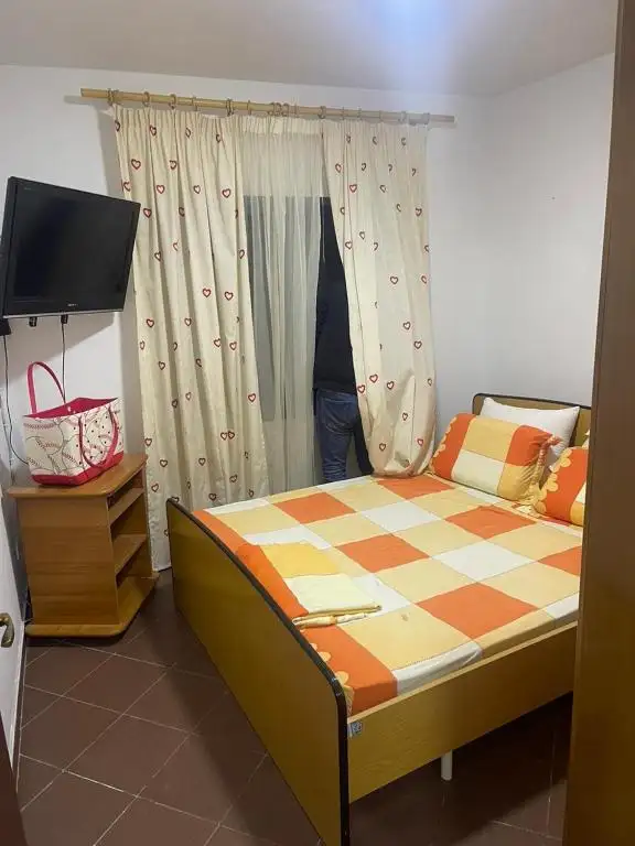 Inas apartment golem