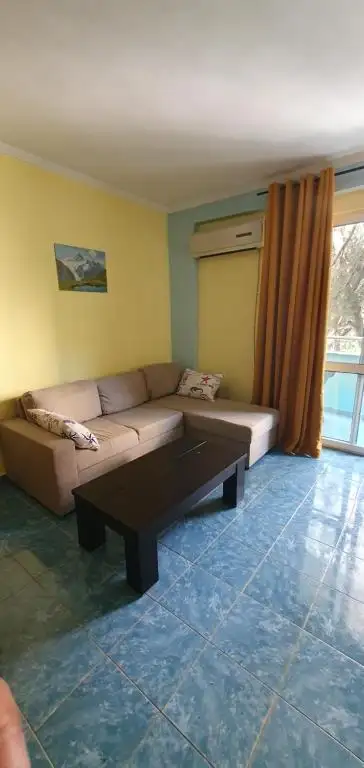 Mali i Robit 2+1,Golem