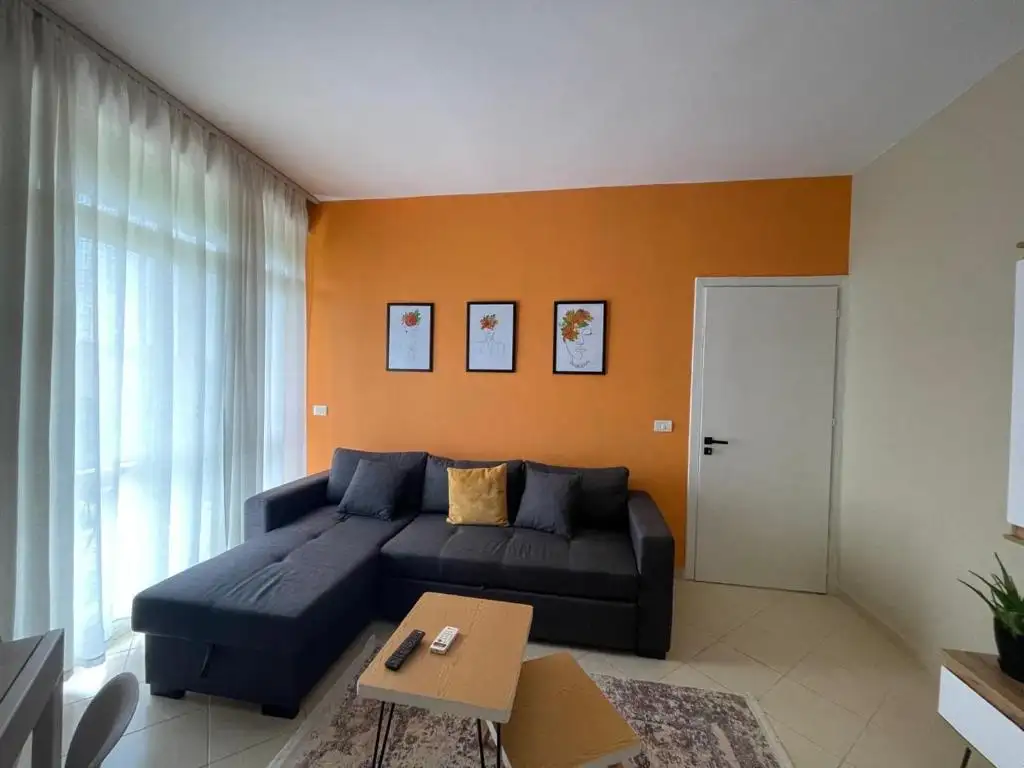 AROL Apartment, Golem