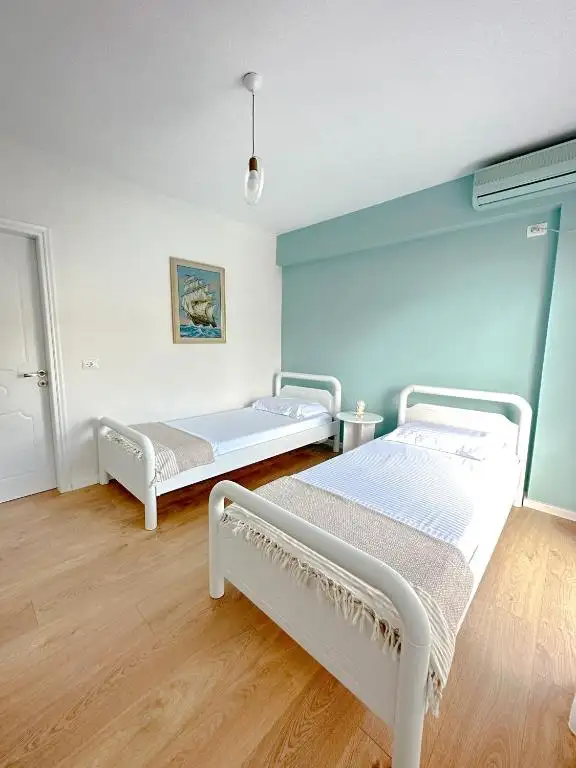 Mevin's Portside Apartment