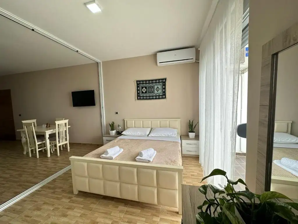 TreA Accomodations - Despacito Port Side