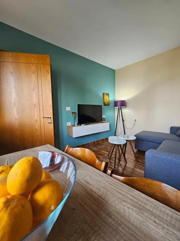 Lemon Garden Apartment-Hot Tub Jacuzzi