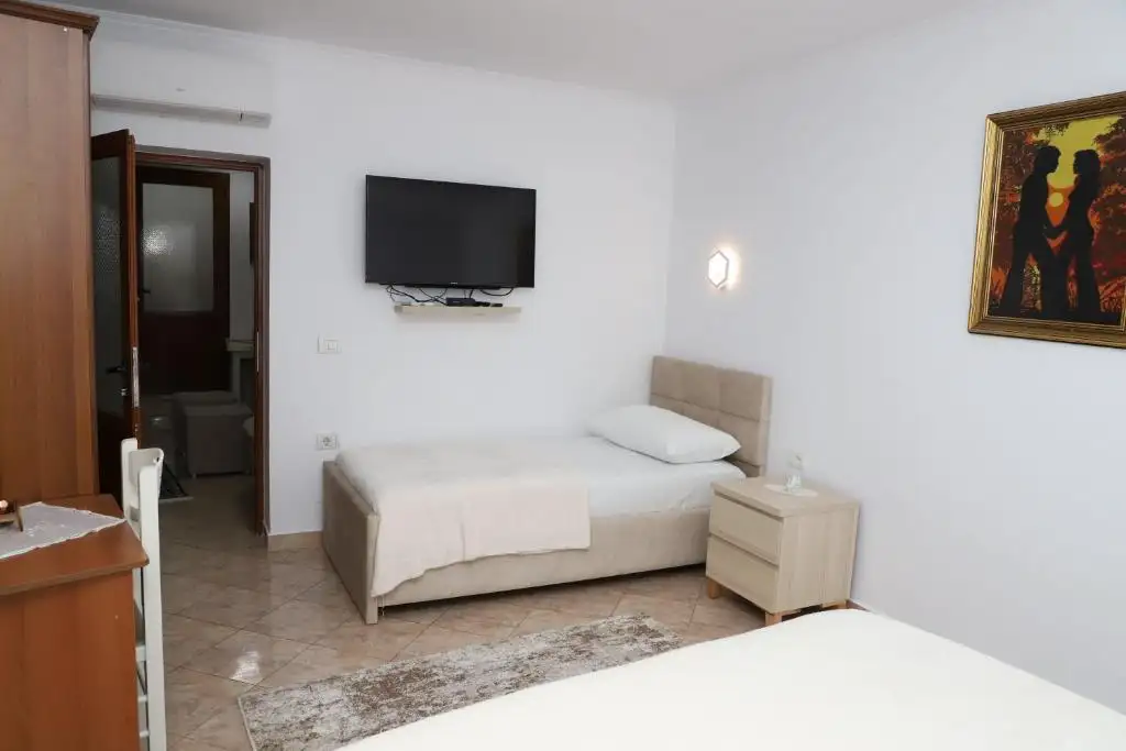 Downtown Apartment 2