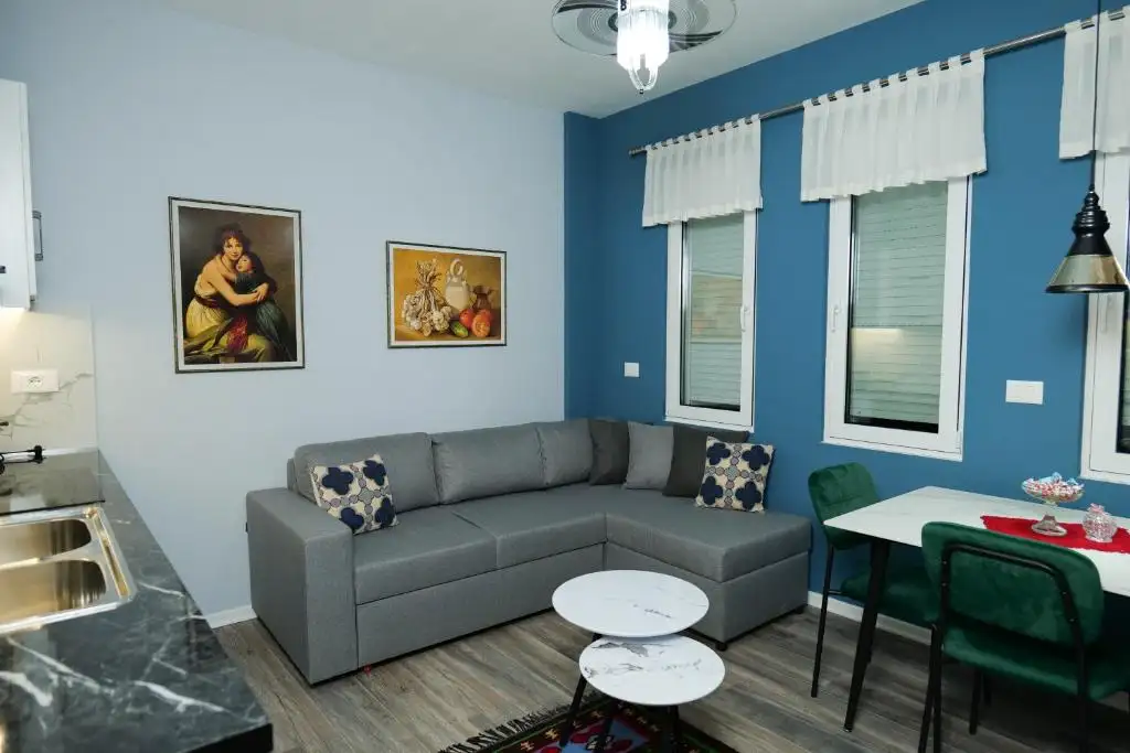 Travelers' Korça Home