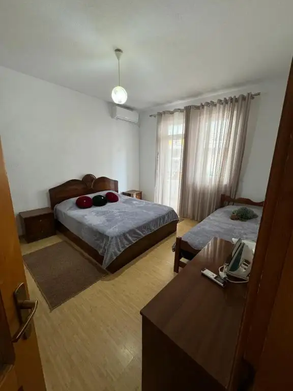 Spacious and Lake Therapy Apartment