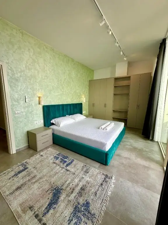 Queen's Luxury Vila 111/A