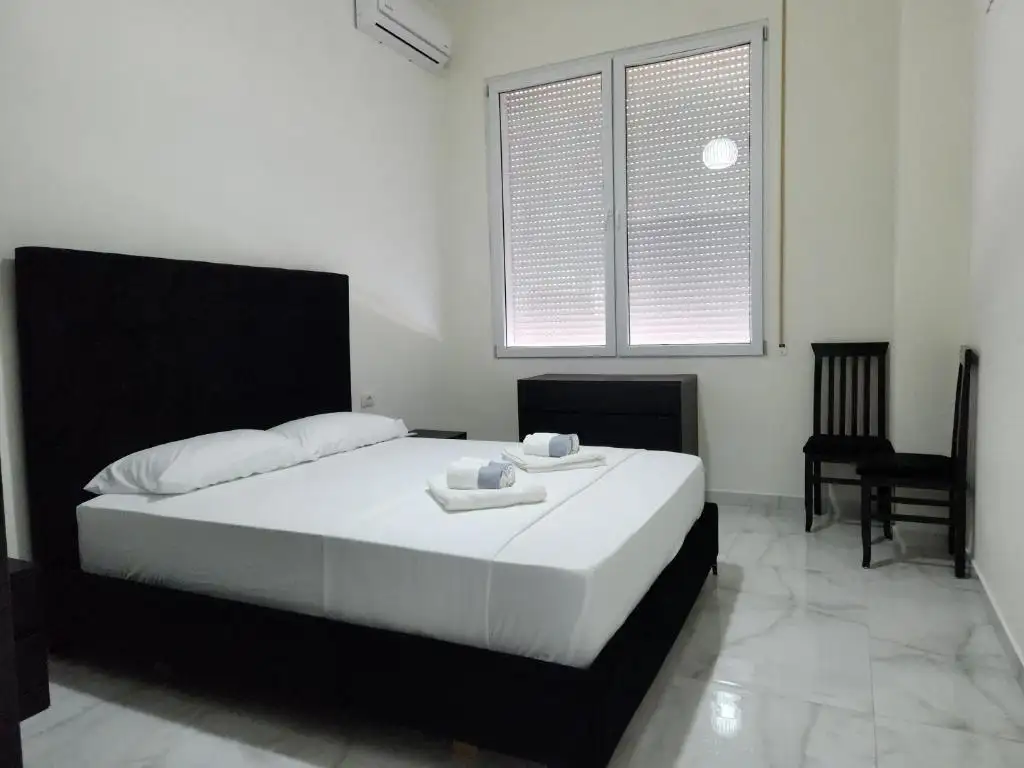 Modern APT, 150m to Beach, 50m to Marina Bay Luxury Resort 