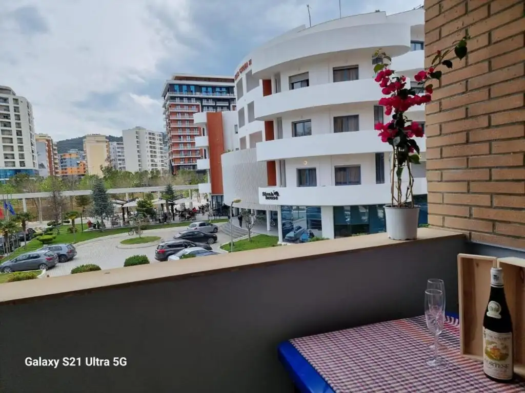 APARTMENT NEAR THE PORT