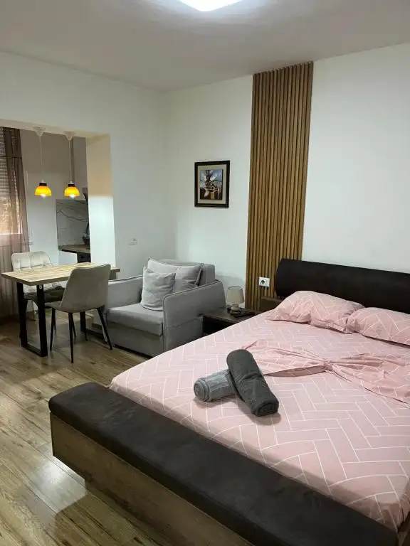 Bright & Roomy Myslym Shyri