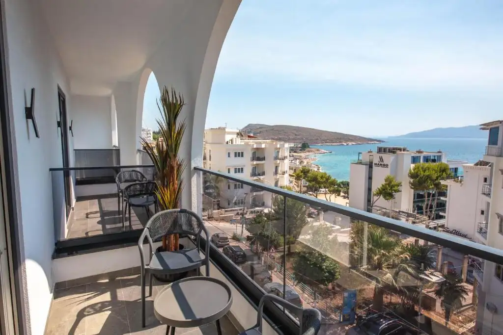 Noam Luxury Hotel