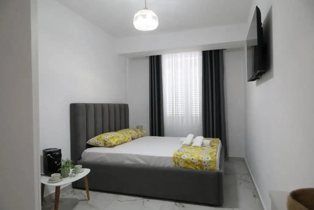 Rozafa Guest Room Center